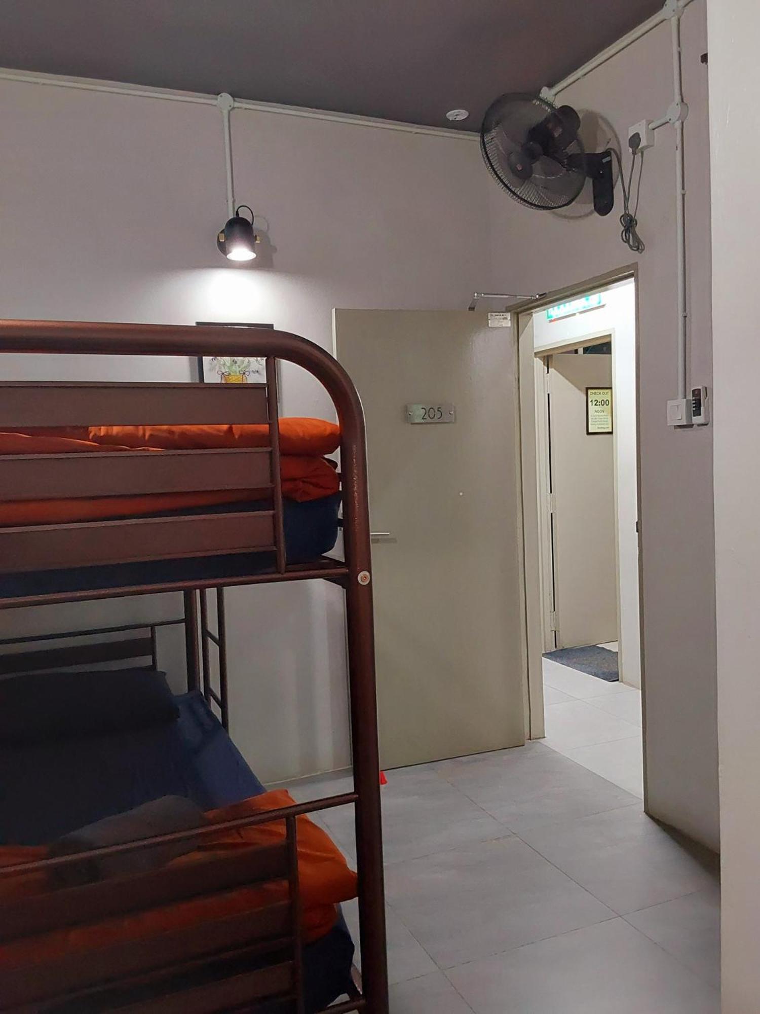 Bricks Cameron Hostel ตานาห์ราตา ภายนอก รูปภาพ