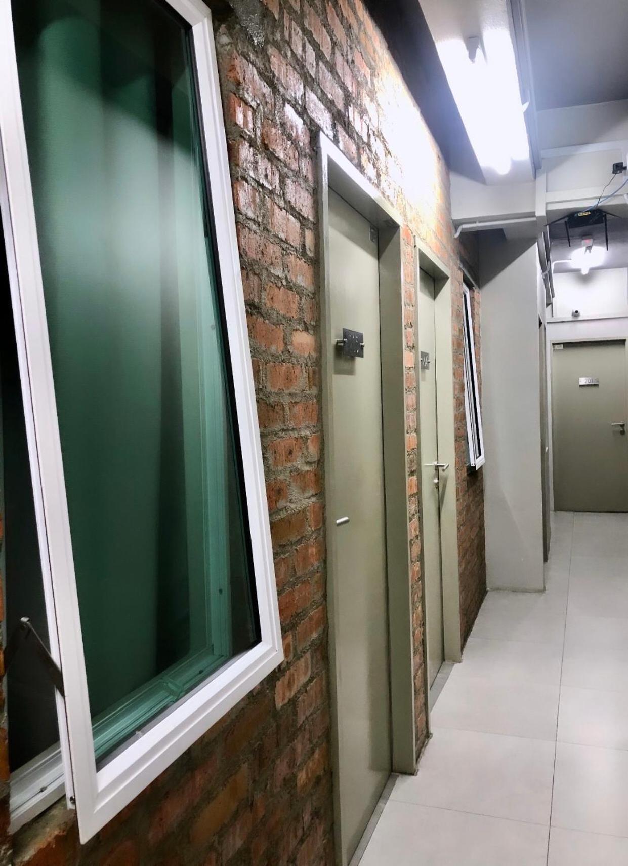 Bricks Cameron Hostel ตานาห์ราตา ภายนอก รูปภาพ