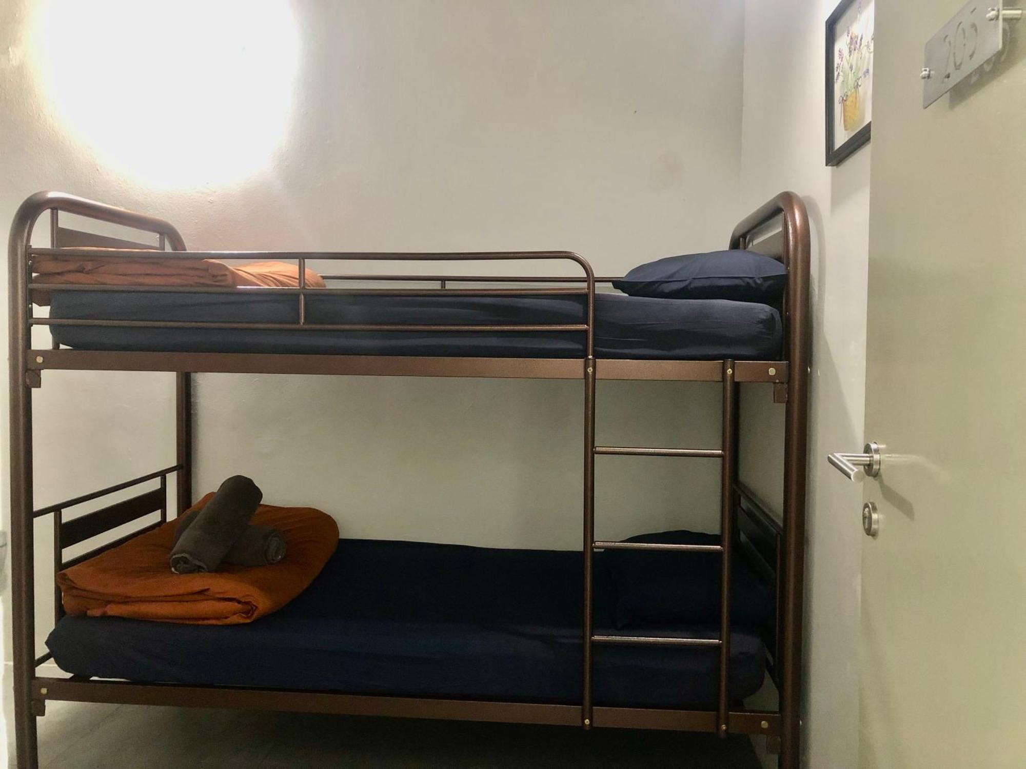 Bricks Cameron Hostel ตานาห์ราตา ภายนอก รูปภาพ